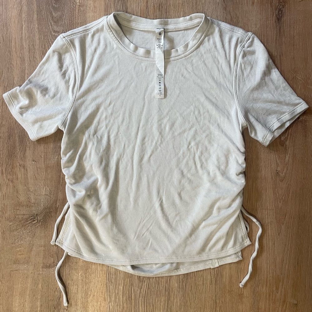 Lululemon Side Cinch Ribbed T-Shirt - Picture 4 of 8